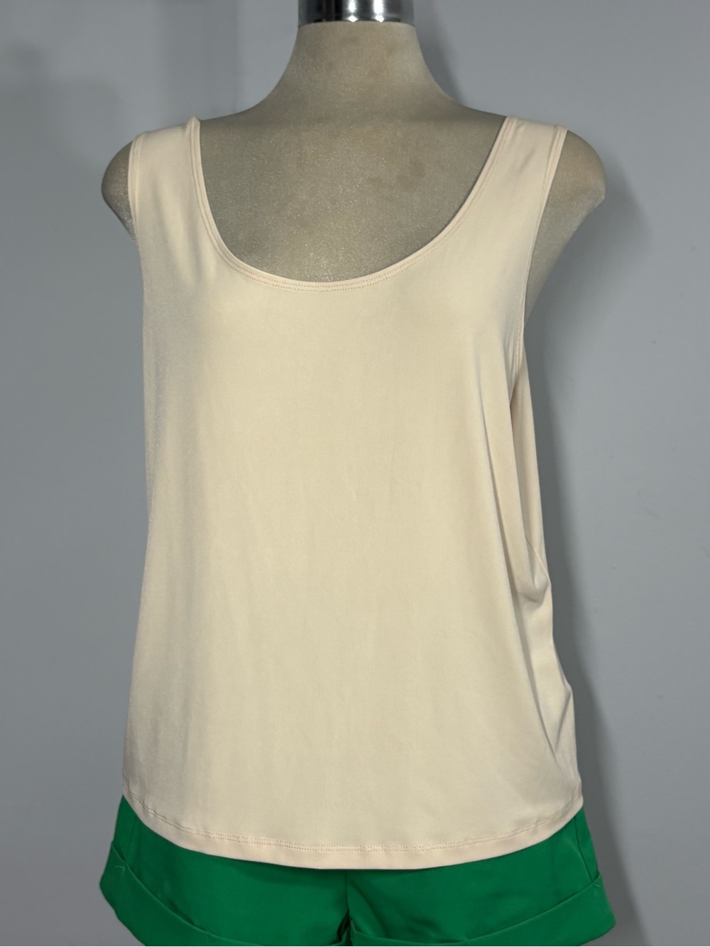 Everyday Cream Scoop Neck Tank Top